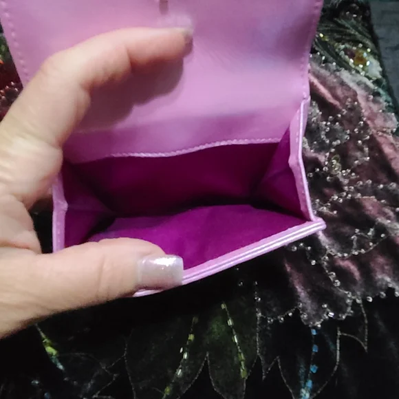 Chanel Camelia Iridescent Wallet - Picture 17 of 17